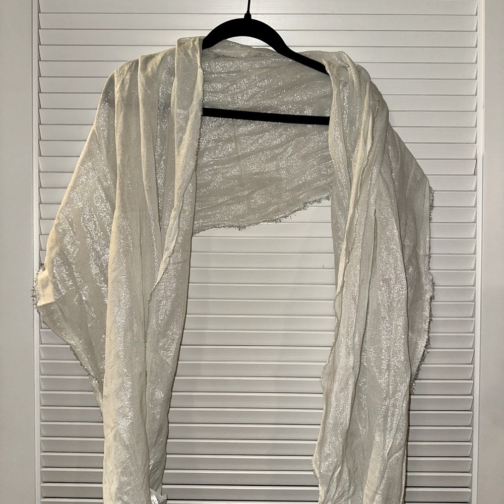 GAP metallic pashmina wrap scarf ice silver white